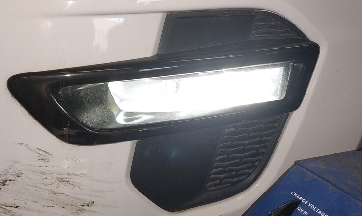 Thumbnail 2: 2015-2019 LAND ROVER DISCOVERY SPORT (L550) FRONT LEFT FOGLIGHT FOG LIGHT LAMP