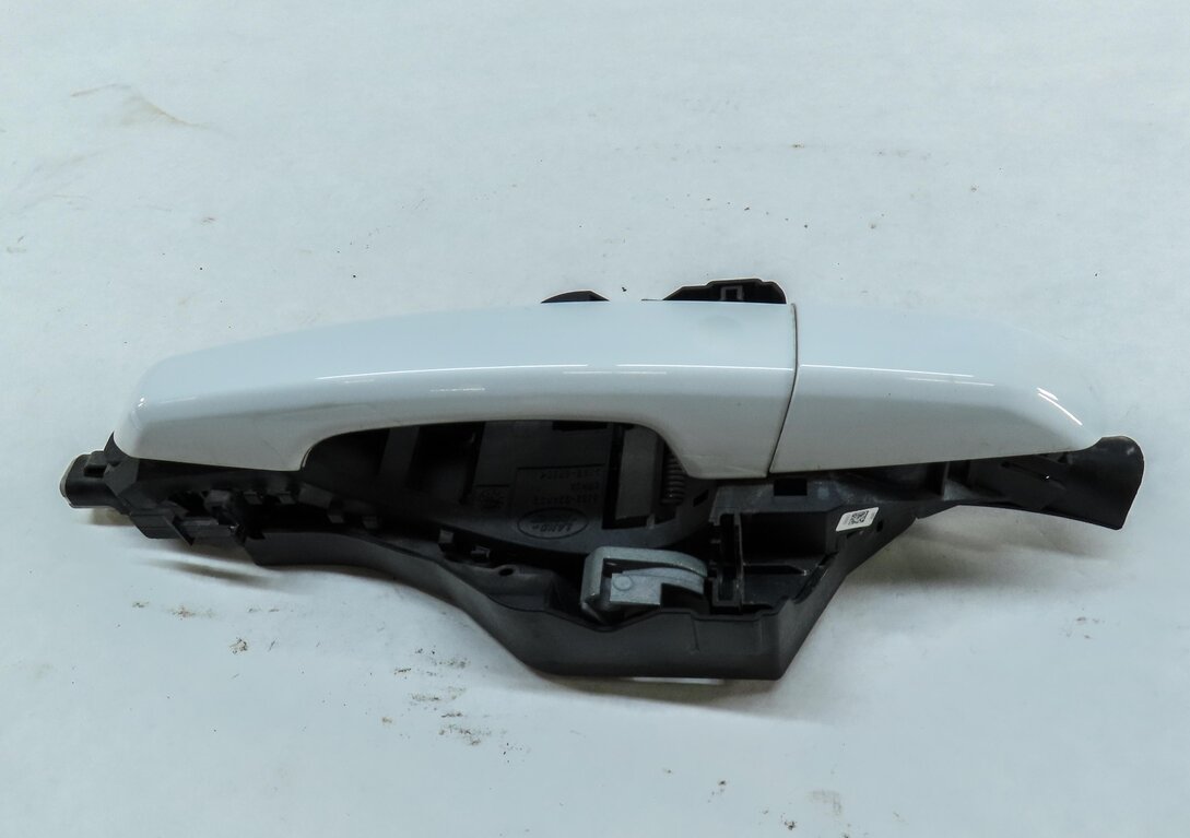 Thumbnail 3: 15-19 LAND ROVER DISCOVERY SPORT (L550) LEFT REAR PASSIVE DOOR HANDLE (WHITE)