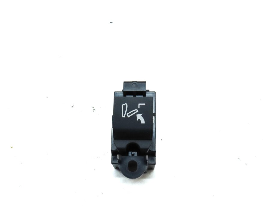 Thumbnail 2: 16 LAND ROVER DISCOVERY SPORT L550 REAR LEFT 2ND ROW FOLDING SEAT SWITCH BUTTON