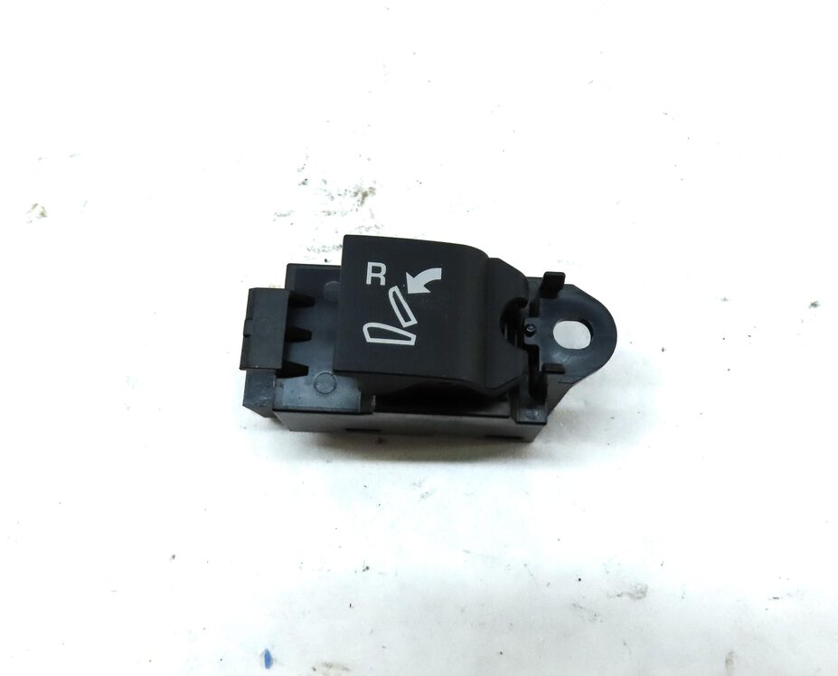 Thumbnail 2: 16 LAND ROVER DISCOVERY SPORT L550 REAR RIGHT 2ND ROW FOLDING SEAT SWITCH BUTTON