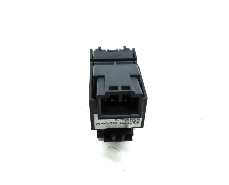Thumbnail 4: 16 LAND ROVER DISCOVERY SPORT L550 REAR RIGHT 2ND ROW FOLDING SEAT SWITCH BUTTON
