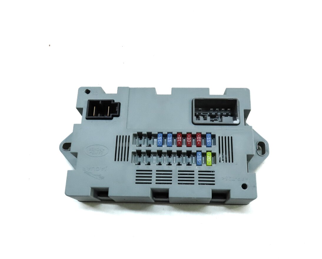 Thumbnail 3: 2016 LAND ROVER DISCOVERY SPORT (L550) CABIN RELAY FUSE BOX CONTROL MODULE
