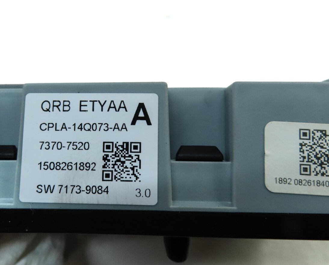 Thumbnail 5: 2016 LAND ROVER DISCOVERY SPORT (L550) CABIN RELAY FUSE BOX CONTROL MODULE