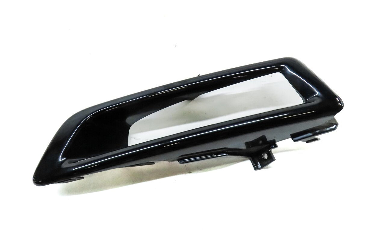2016 LAND ROVER DISCOVERY SPORT (L550) FRONT RIGHT PASSENGER FOGLIGHT TRIM BLACK