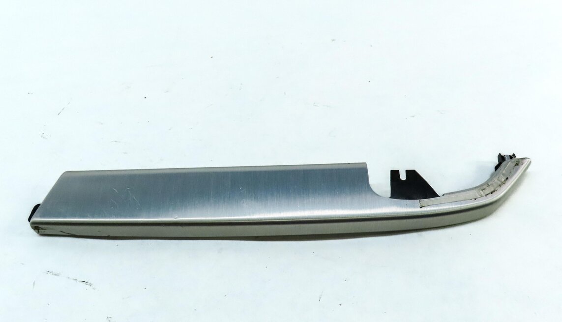 Thumbnail 2: 2016 LAND ROVER DISCOVERY SPORT (L550) FRONT LEFT VERTICLE CONSOLE TRIM ALUMINUM