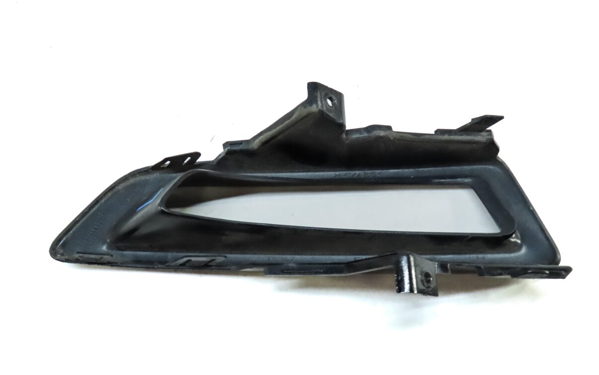 Thumbnail 4: 2016 LAND ROVER DISCOVERY SPORT (L550) FRONT LEFT DRIVER FOGLIGHT TRIM (BLACK)