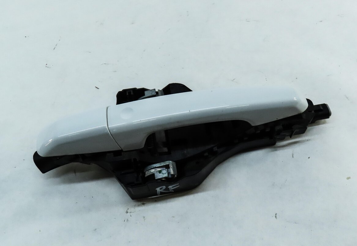 15-19 LAND ROVER DISCOVERY SPORT (L550) RIGHT FRONT PASSIVE DOOR HANDLE (WHITE)
