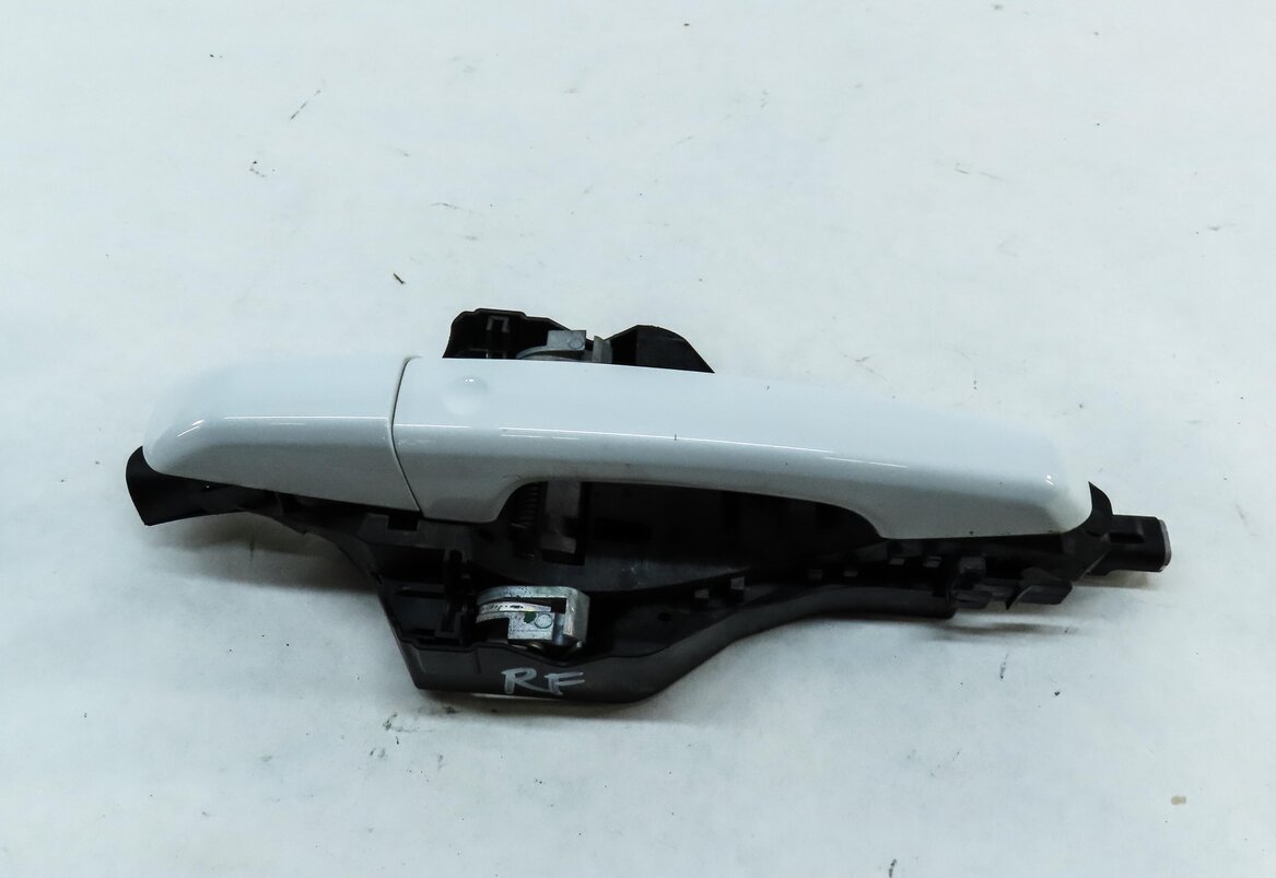 Thumbnail 2: 15-19 LAND ROVER DISCOVERY SPORT (L550) RIGHT FRONT PASSIVE DOOR HANDLE (WHITE)