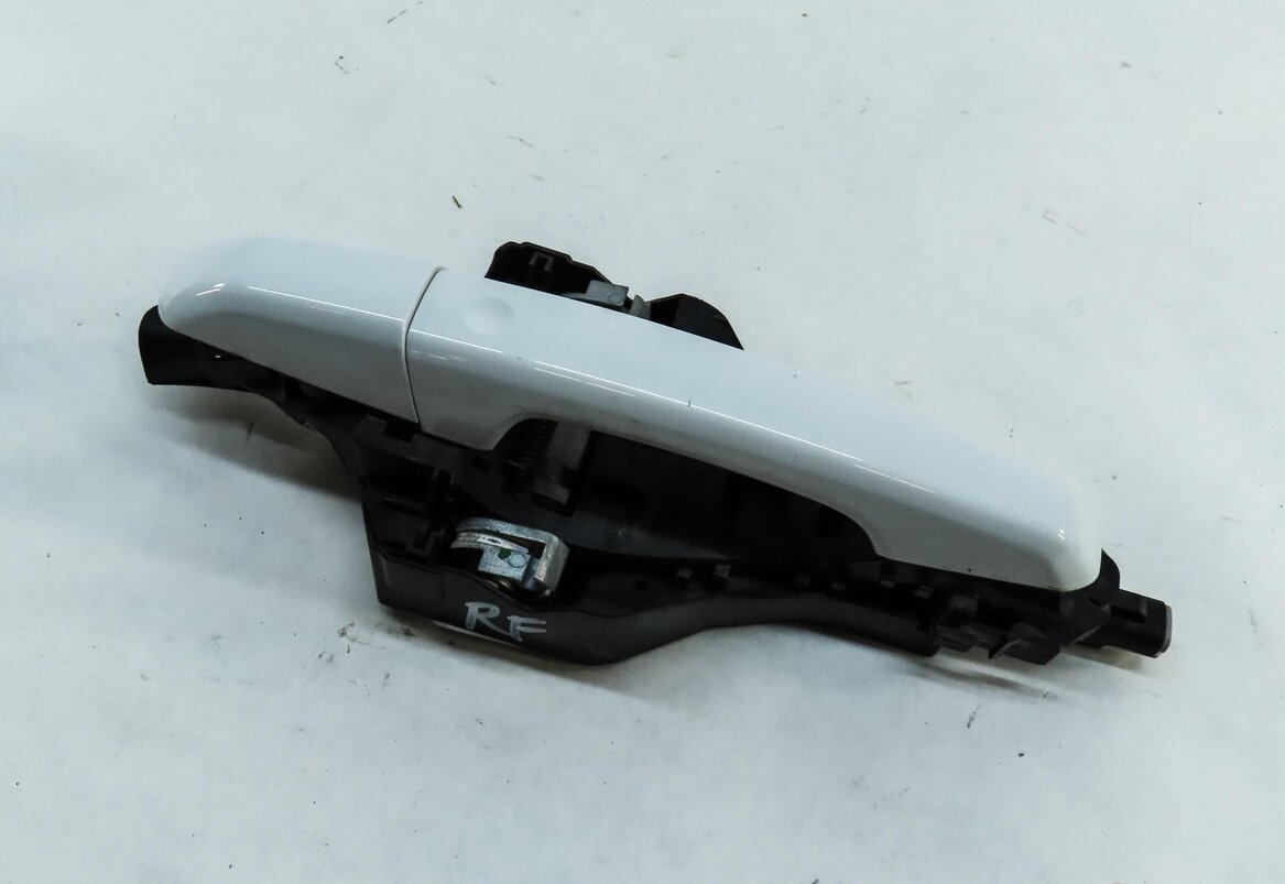 Thumbnail 3: 15-19 LAND ROVER DISCOVERY SPORT (L550) RIGHT FRONT PASSIVE DOOR HANDLE (WHITE)