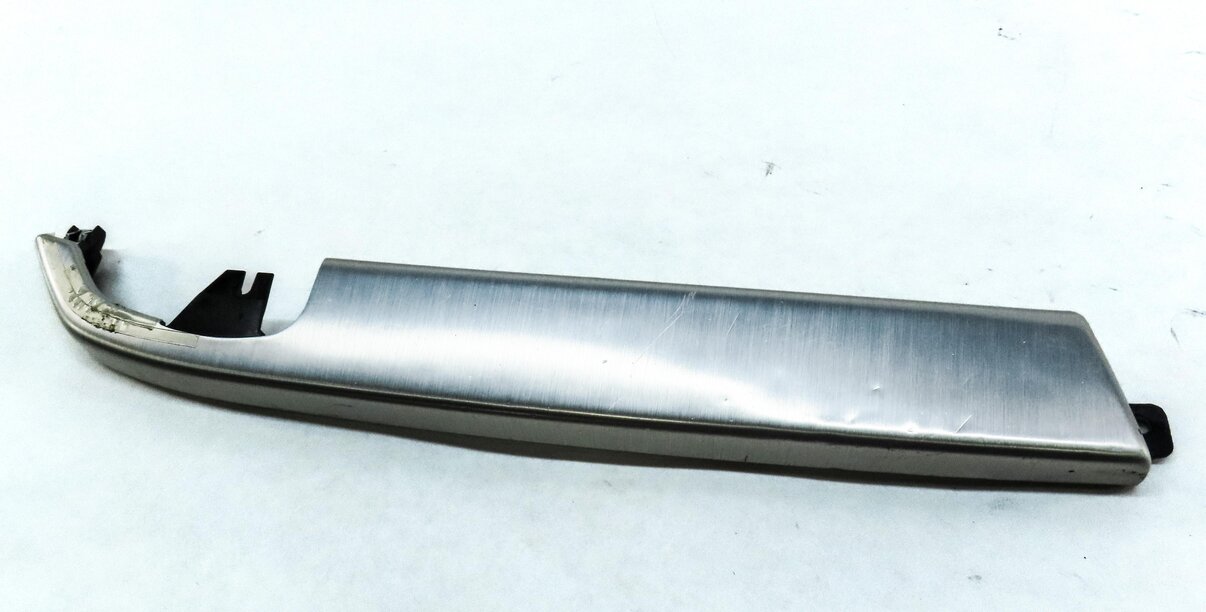 Thumbnail 2: 2016 LAND ROVER DISCOVERY SPORT L550 FRONT RIGHT VERTICLE CONSOLE TRIM ALUMINUM