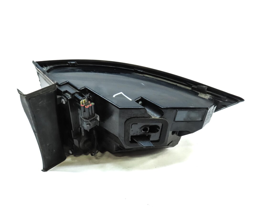 Thumbnail 4: 2015-2019 LAND ROVER DISCOVERY SPORT (L550) LEFT REAR TAILLIGHT BRAKE LIGHT LAMP