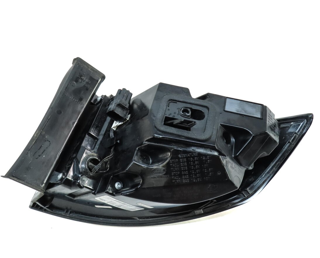Thumbnail 5: 2015-2019 LAND ROVER DISCOVERY SPORT (L550) LEFT REAR TAILLIGHT BRAKE LIGHT LAMP