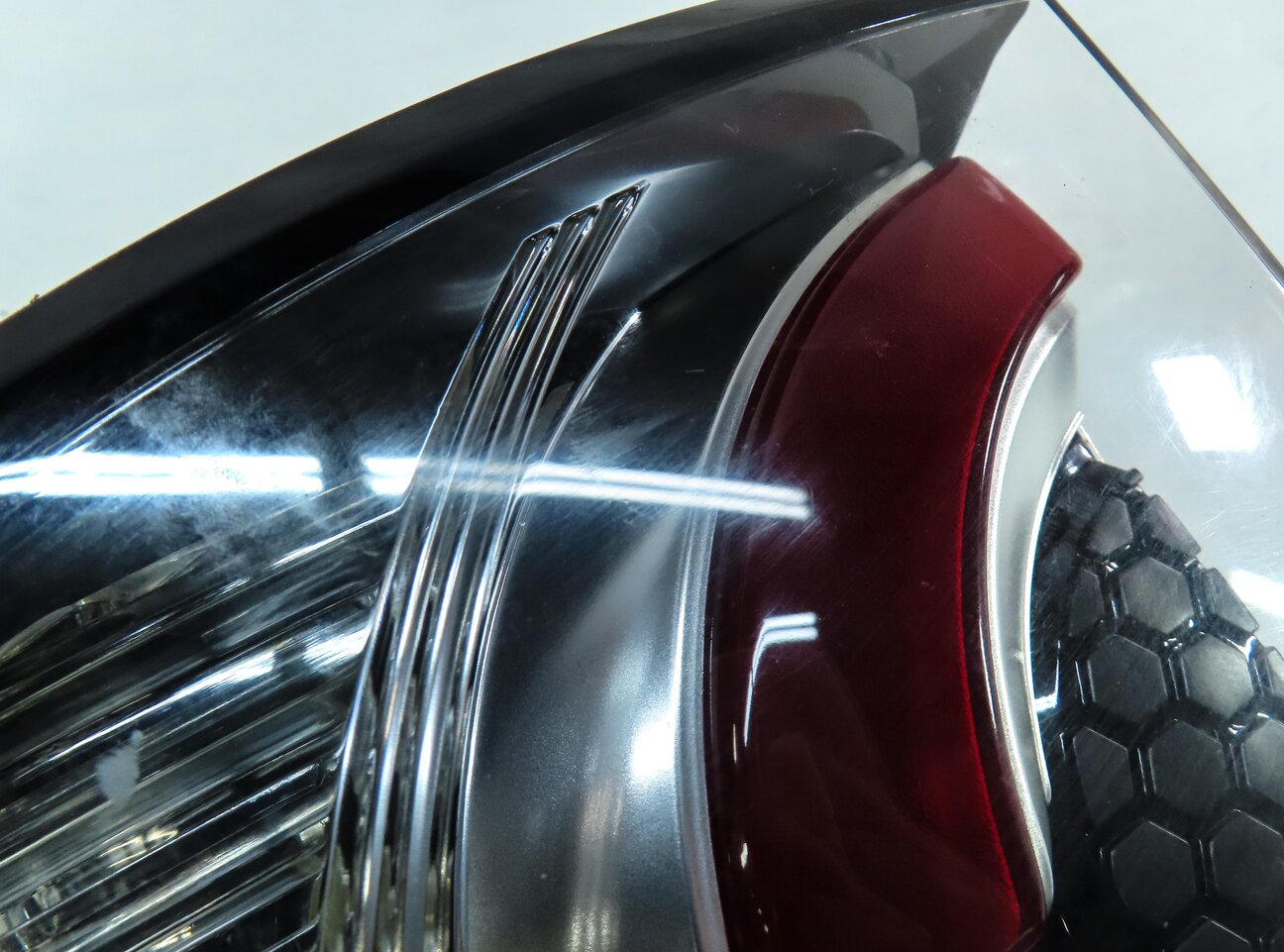 Thumbnail 7: 15-19 LAND ROVER DISCOVERY SPORT (L550) RIGHT REAR TAILLIGHT BRAKE LIGHT LAMP