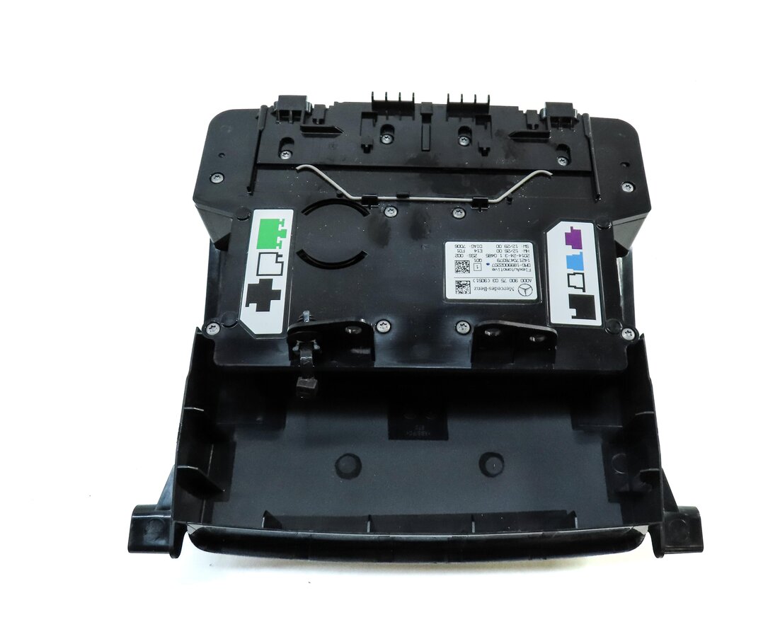 Thumbnail 6: 2014 MERCEDES CLA45 AMG C117 FRONT CENTER ROOF PRIMARY DOME LIGHT MAP LAMP BLACK
