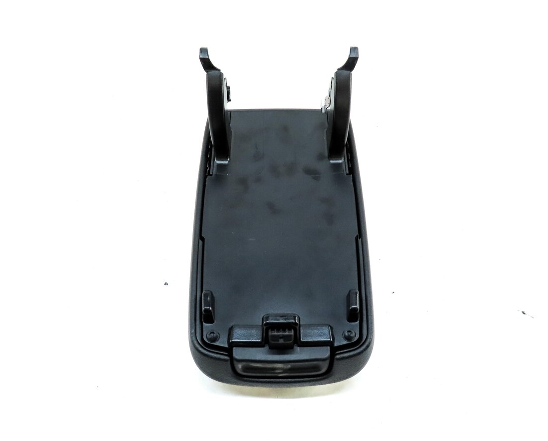 Thumbnail 6: 14-15 MERCEDES CLA45 AMG (C117) FRONT CENTER CONSOLE ARMREST LID (BLACK LEATHER)
