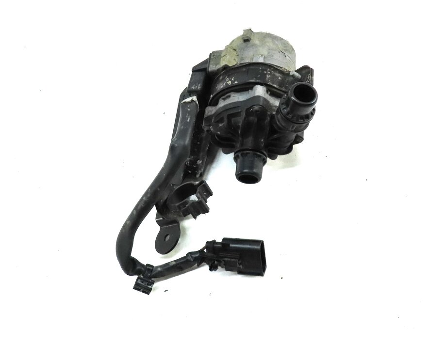Thumbnail 2: 2014 MERCEDES CLA45 AMG C117 2.0L TURBO M133 ENGINE ELECTRIC COOLANT PUMP MOTOR