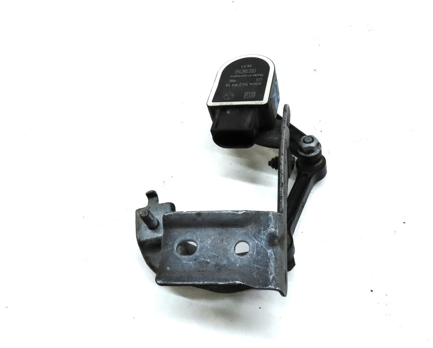 Thumbnail 2: 2014 MERCEDES CLA45 AMG (C117) REAR RIGHT SUSPENSION HEIGHT LEVEL SENSOR