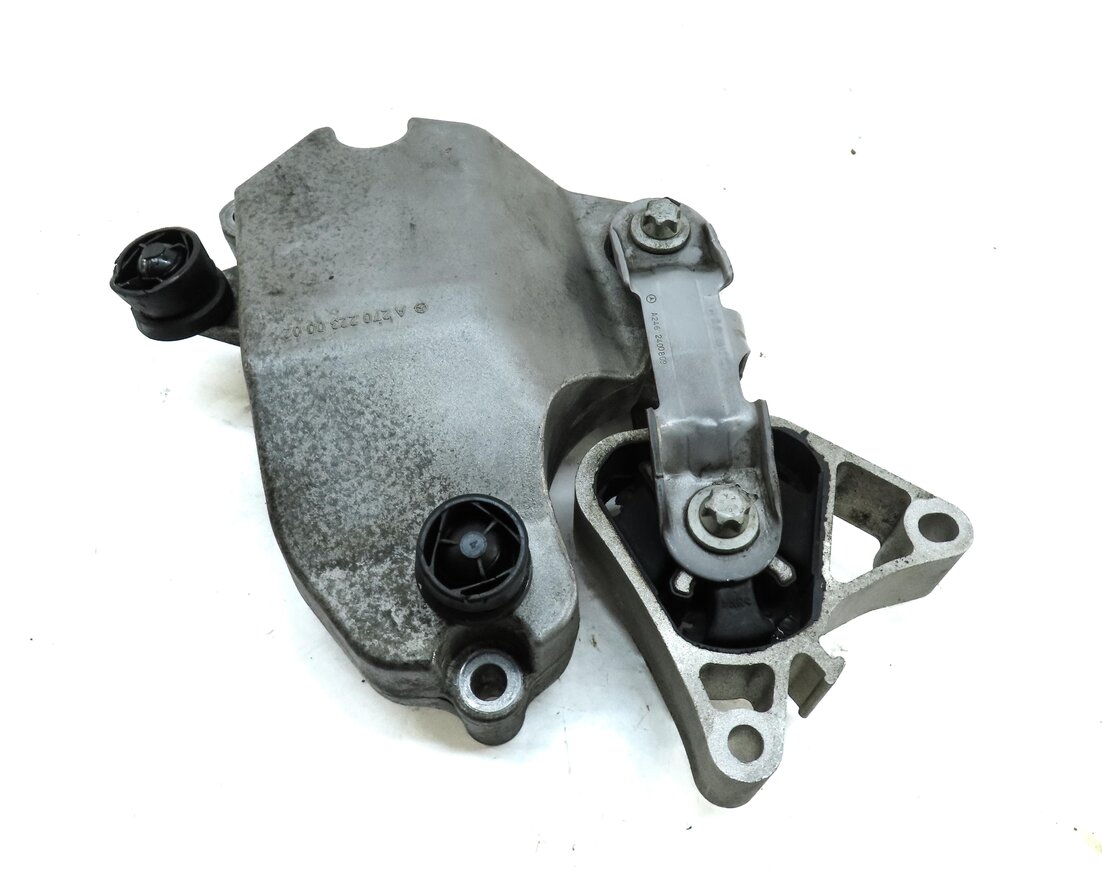 Thumbnail 4: 2014 MERCEDES CLA45 AMG (C117) 2.0L TURBO M133 RIGHT ENGINE MOTOR MOUNT