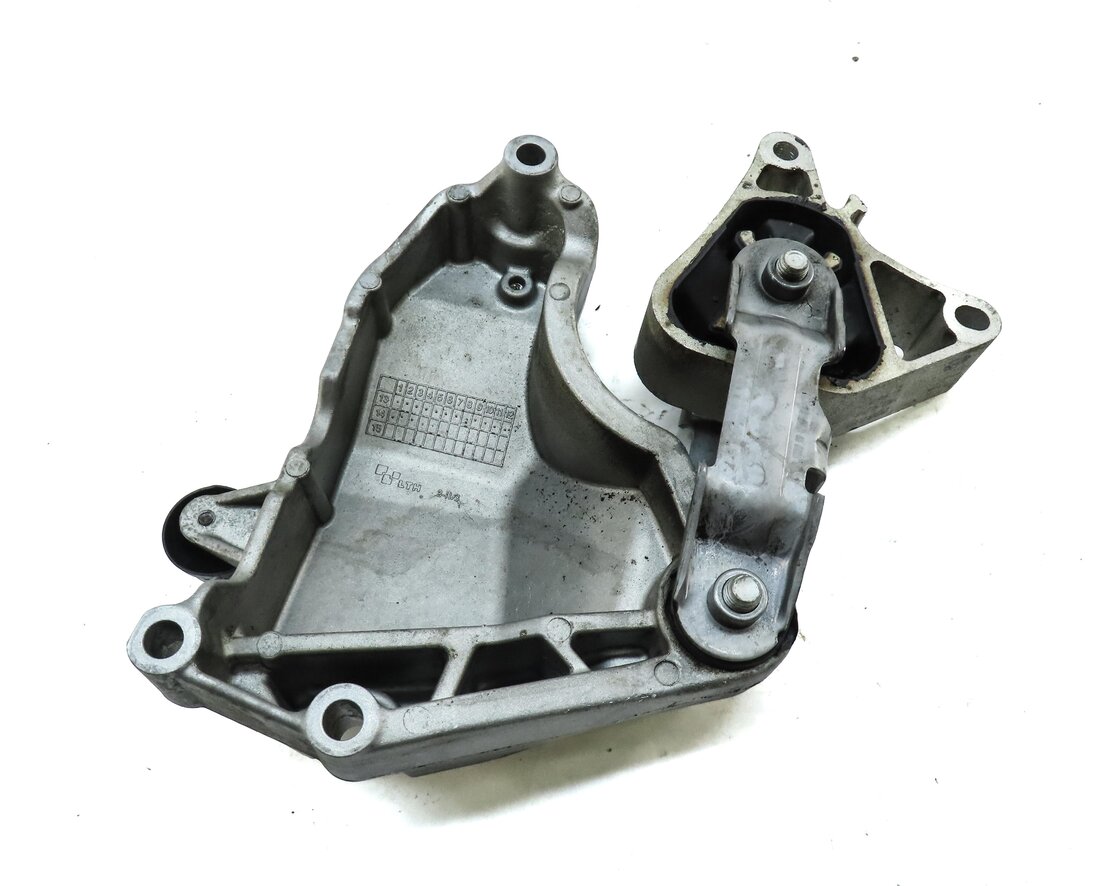 Thumbnail 5: 2014 MERCEDES CLA45 AMG (C117) 2.0L TURBO M133 RIGHT ENGINE MOTOR MOUNT
