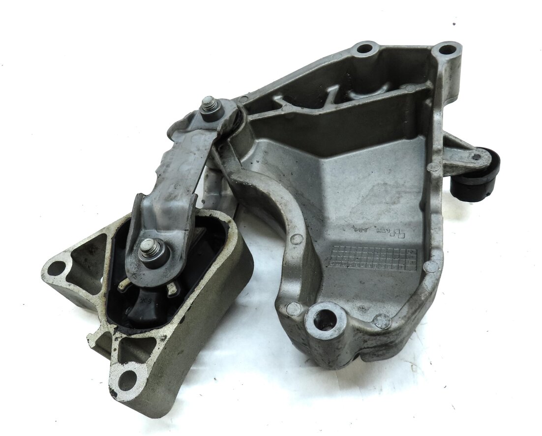 Thumbnail 6: 2014 MERCEDES CLA45 AMG (C117) 2.0L TURBO M133 RIGHT ENGINE MOTOR MOUNT