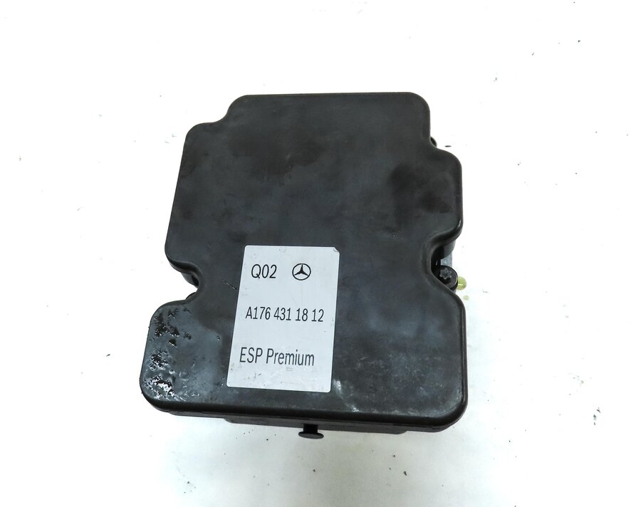 Thumbnail 2: 14-15 CLA250 CLA45 (C117) ANTI-LOCK ABS BRAKE PUMP & MODULE (ADAPTIVE CRUISE)