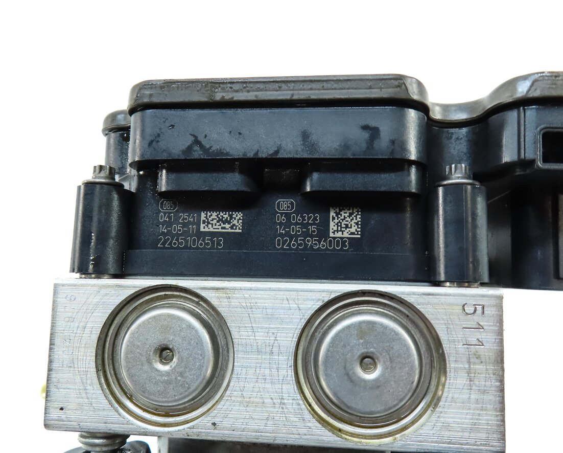 Thumbnail 4: 14-15 CLA250 CLA45 (C117) ANTI-LOCK ABS BRAKE PUMP & MODULE (ADAPTIVE CRUISE)