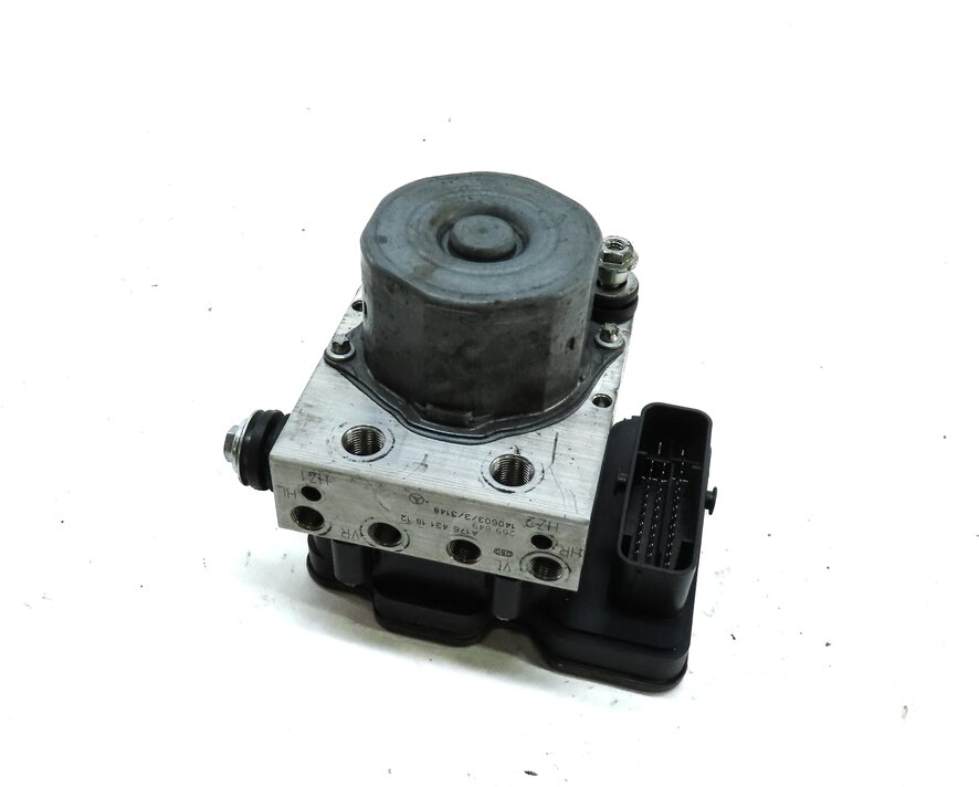 Thumbnail 5: 14-15 CLA250 CLA45 (C117) ANTI-LOCK ABS BRAKE PUMP & MODULE (ADAPTIVE CRUISE)