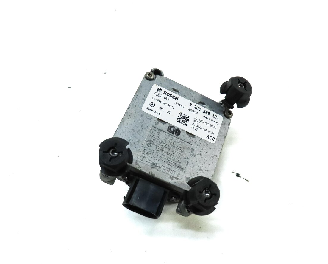 Thumbnail 2: 14-15 MERCEDES CLA250 CLA45 (C117) FRONT GRILLE ADAPTIVE CRUISE RADAR SENSOR