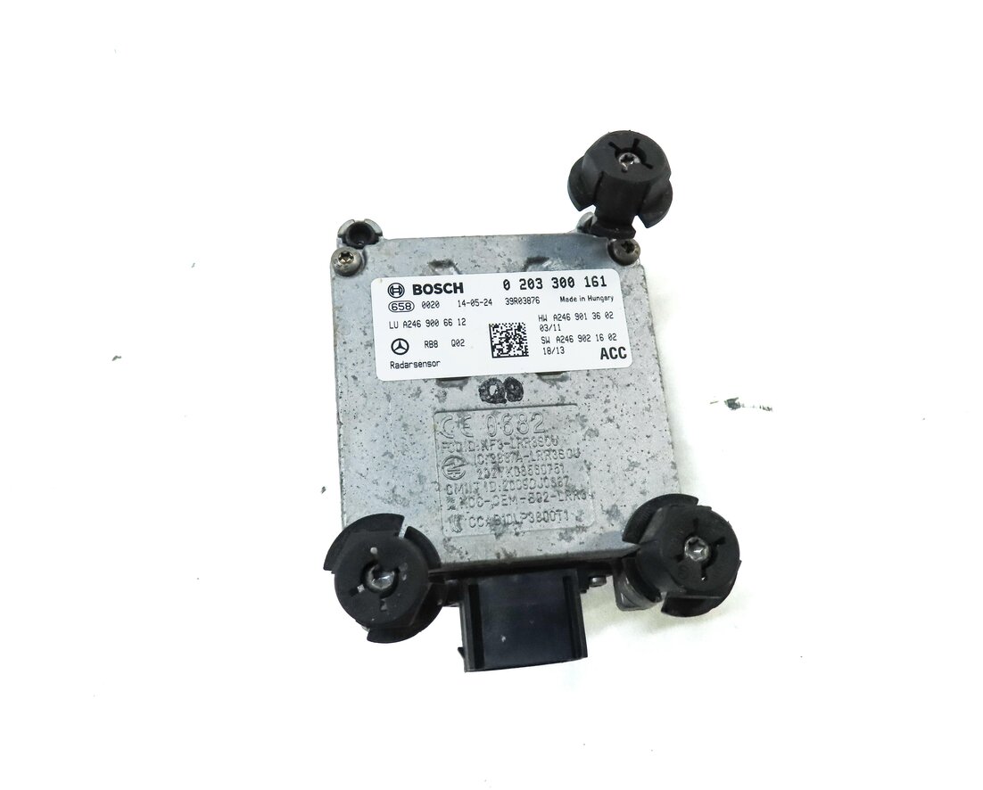 Thumbnail 3: 14-15 MERCEDES CLA250 CLA45 (C117) FRONT GRILLE ADAPTIVE CRUISE RADAR SENSOR