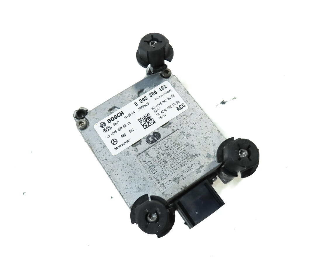 Thumbnail 4: 14-15 MERCEDES CLA250 CLA45 (C117) FRONT GRILLE ADAPTIVE CRUISE RADAR SENSOR