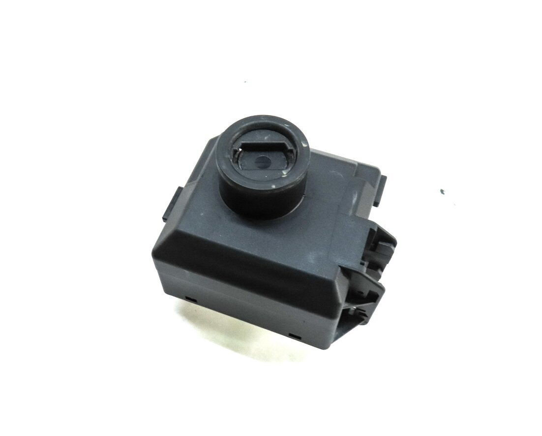Thumbnail 3: 2014-2015 MERCEDES BENZ CLA45 AMG CLA250 (C117) IGNITION SWITCH MODULE