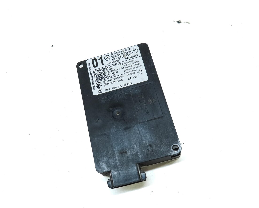 Thumbnail 3: 2014-2016 MERCEDES CLA250 CLA45 (C117 W117) REAR BLIND SPOT RADAR SENSOR MODULE