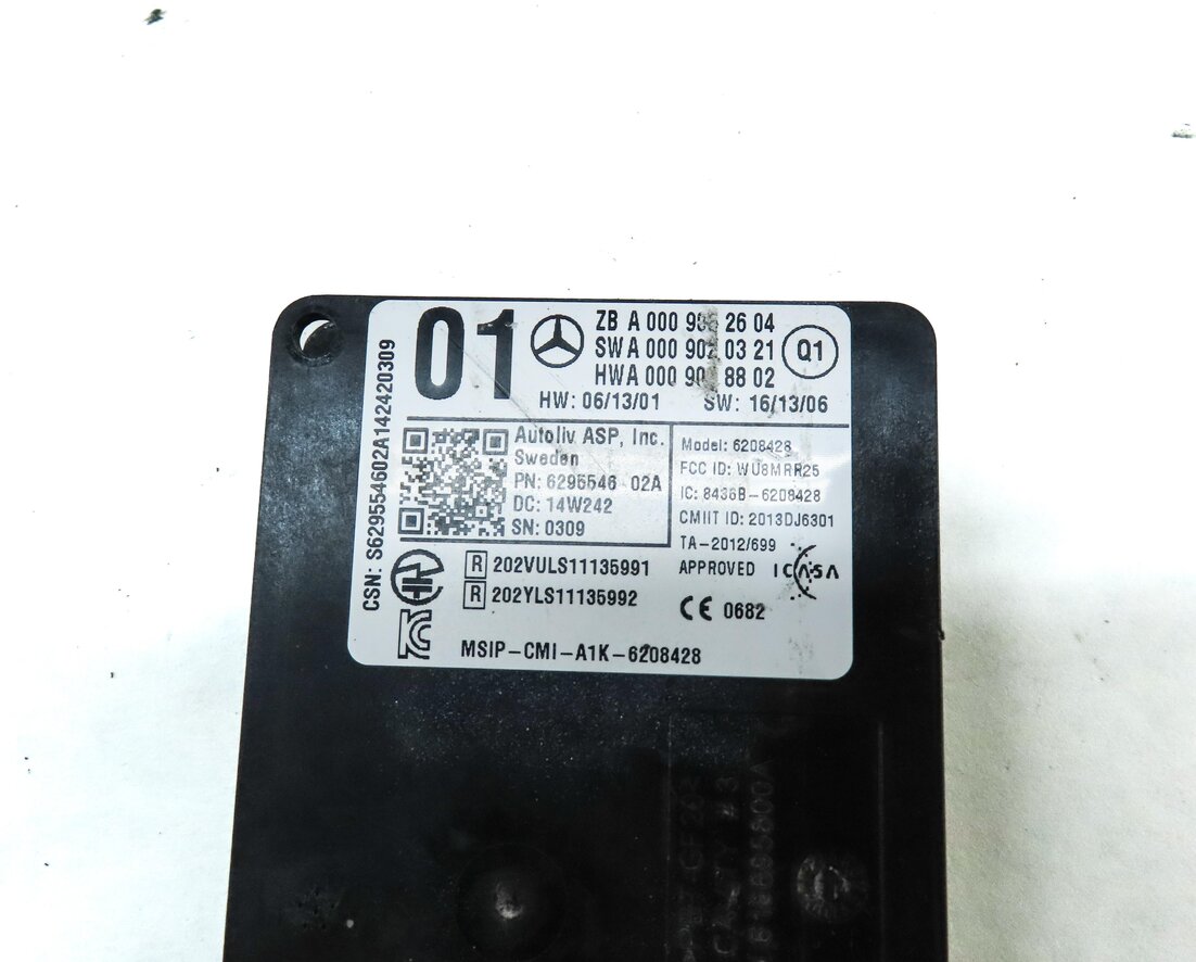 Thumbnail 4: 2014-2016 MERCEDES CLA250 CLA45 (C117 W117) REAR BLIND SPOT RADAR SENSOR MODULE