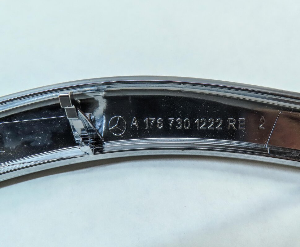 Thumbnail 13: 2014 MERCEDES CLA45 AMG C117 FRONT REAR LEFT RIGHT DOOR SILVER CHROME TRIM SET4