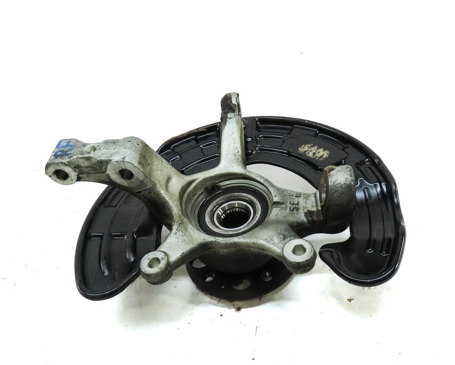 Thumbnail 2: 14-19 MERCEDES CLA45 CLA250 (C117) RIGHT FRONT PASSENGER SPINDLE KNUCKLE (SPORT)