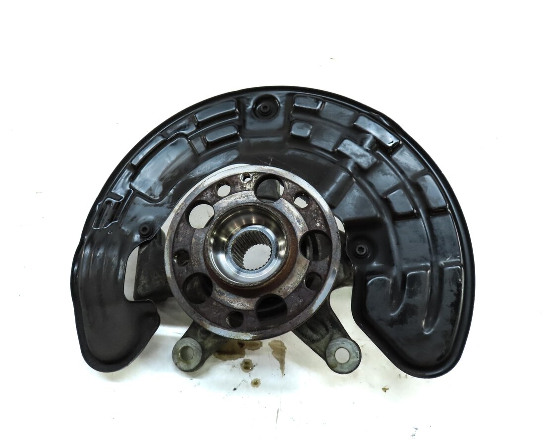 Thumbnail 5: 14-19 MERCEDES CLA45 CLA250 (C117) RIGHT FRONT PASSENGER SPINDLE KNUCKLE (SPORT)