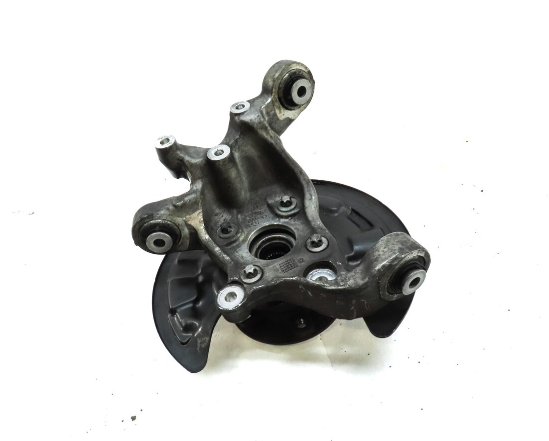 2014-2019 MERCEDES CLA45 GLA45 AMG (C117 X156) REAR LEFT SPINDLE KNUCKLE HUB