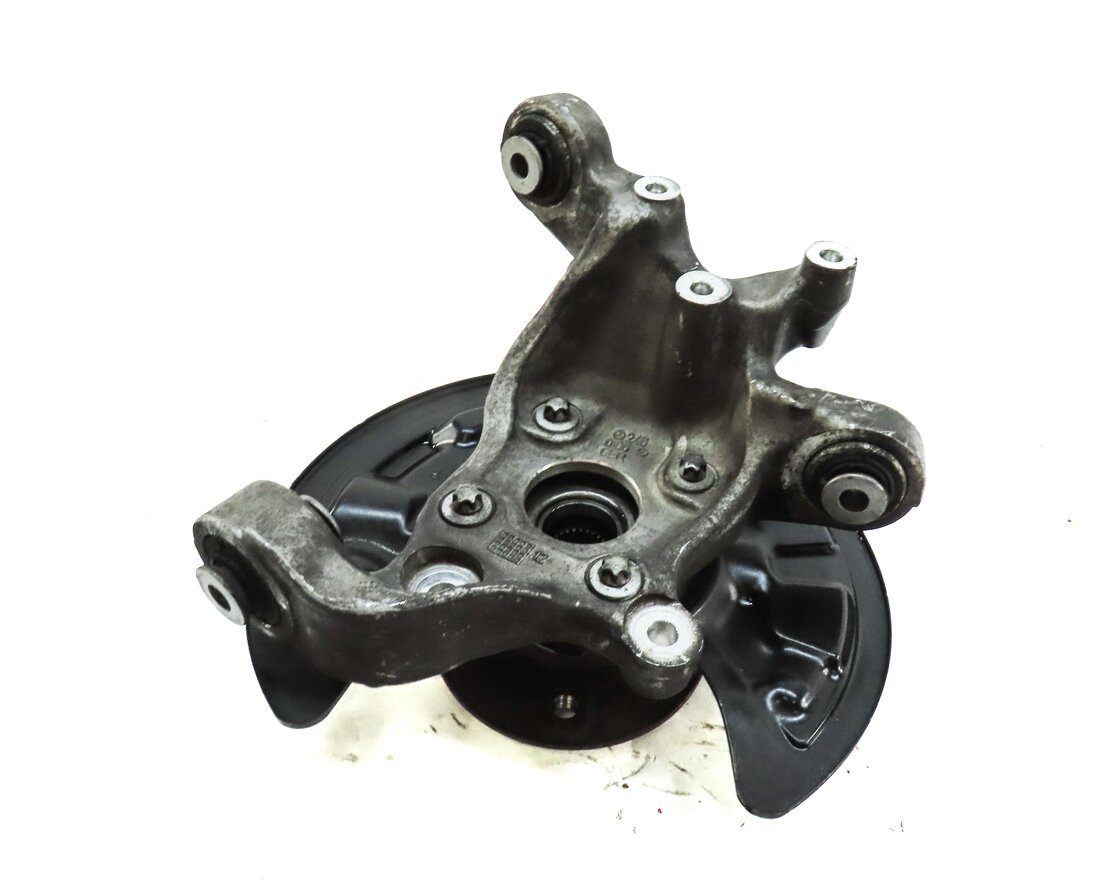 2014-2019 MERCEDES CLA45 GLA45 AMG (C117 X156) REAR RIGHT SPINDLE KNUCKLE HUB