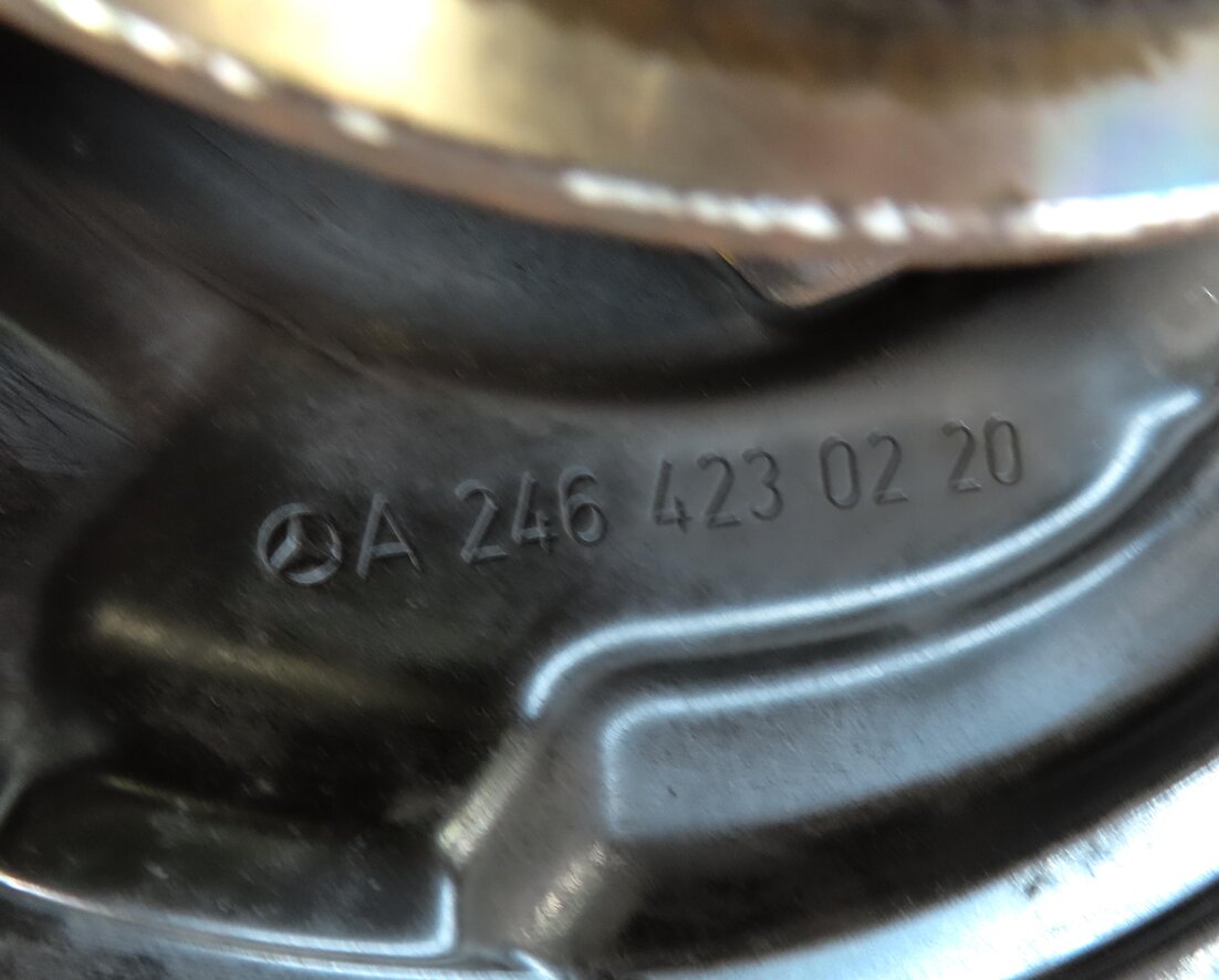 Thumbnail 5: 2014-2019 MERCEDES CLA45 GLA45 AMG (C117 X156) REAR RIGHT SPINDLE KNUCKLE HUB