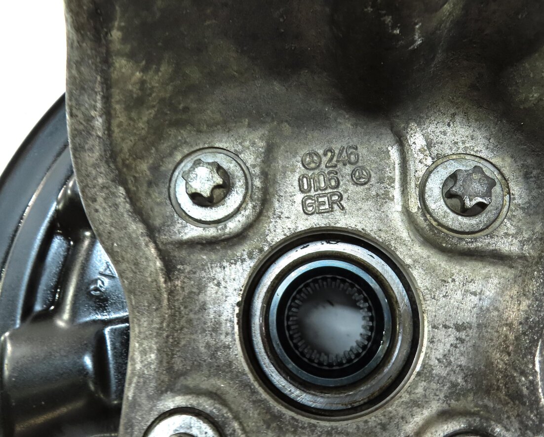 Thumbnail 6: 2014-2019 MERCEDES CLA45 GLA45 AMG (C117 X156) REAR RIGHT SPINDLE KNUCKLE HUB