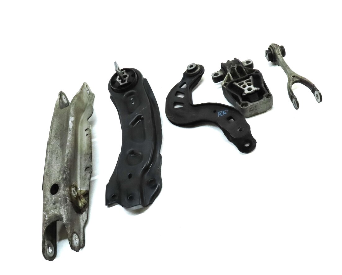 Thumbnail 3: 13-20 MERCEDES B CLA GLA (W246 C117 X156) REAR RIGHT LOWER CONTROL ARM SET 5