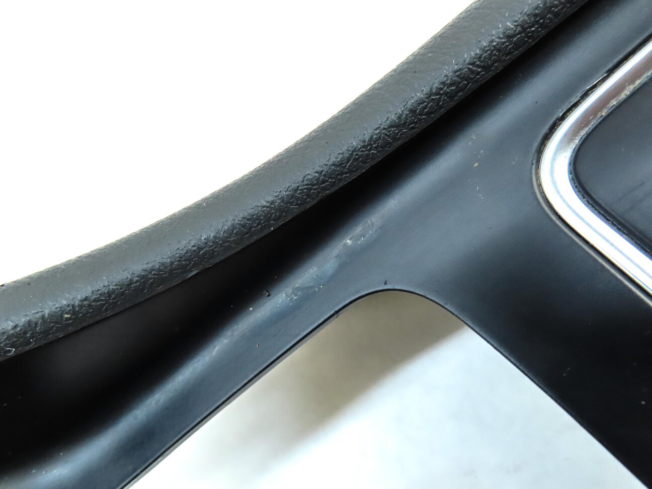 Thumbnail 10: 2014 MERCEDES CLA45 AMG (C117) CENTER CONSOLE SHIFTER SURROUND TRIM PANEL BLACK