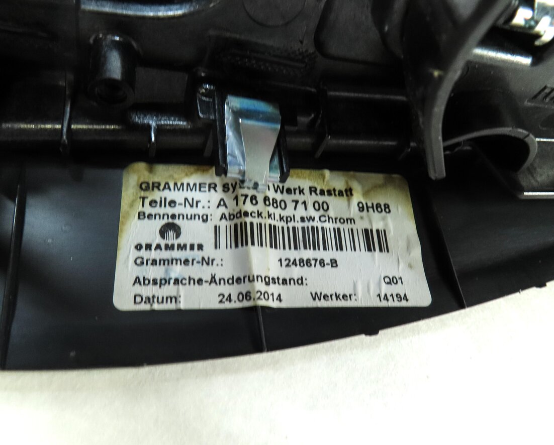 Thumbnail 8: 2014 MERCEDES CLA45 AMG (C117) CENTER CONSOLE SHIFTER SURROUND TRIM PANEL BLACK