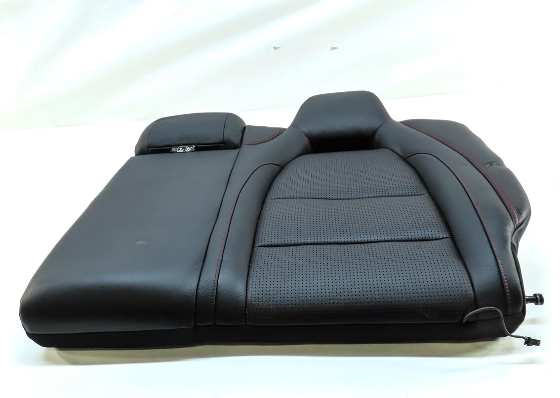 Thumbnail 3: 2014 MERCEDES CLA45 AMG (C117) REAR LEFT & CENTER UPPER SEAT CUSHION BLACK & RED