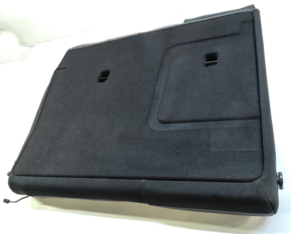 Thumbnail 5: 2014 MERCEDES CLA45 AMG (C117) REAR LEFT & CENTER UPPER SEAT CUSHION BLACK & RED