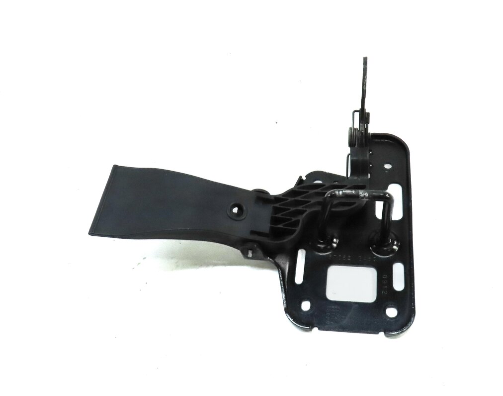 Thumbnail 4: 2013 AUDI A5 (B8 8T) HOOD SAFETY CATCH HOOK w/ RELEASE LEVER 8T0823480
