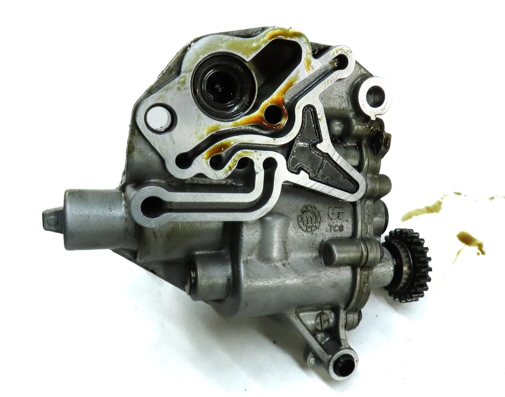 Thumbnail 6: 2013 AUDI A5 (B8 8T) 2.0L TURBO CPMA ENGINE OIL PUMP 06H115105A 06H115105DF