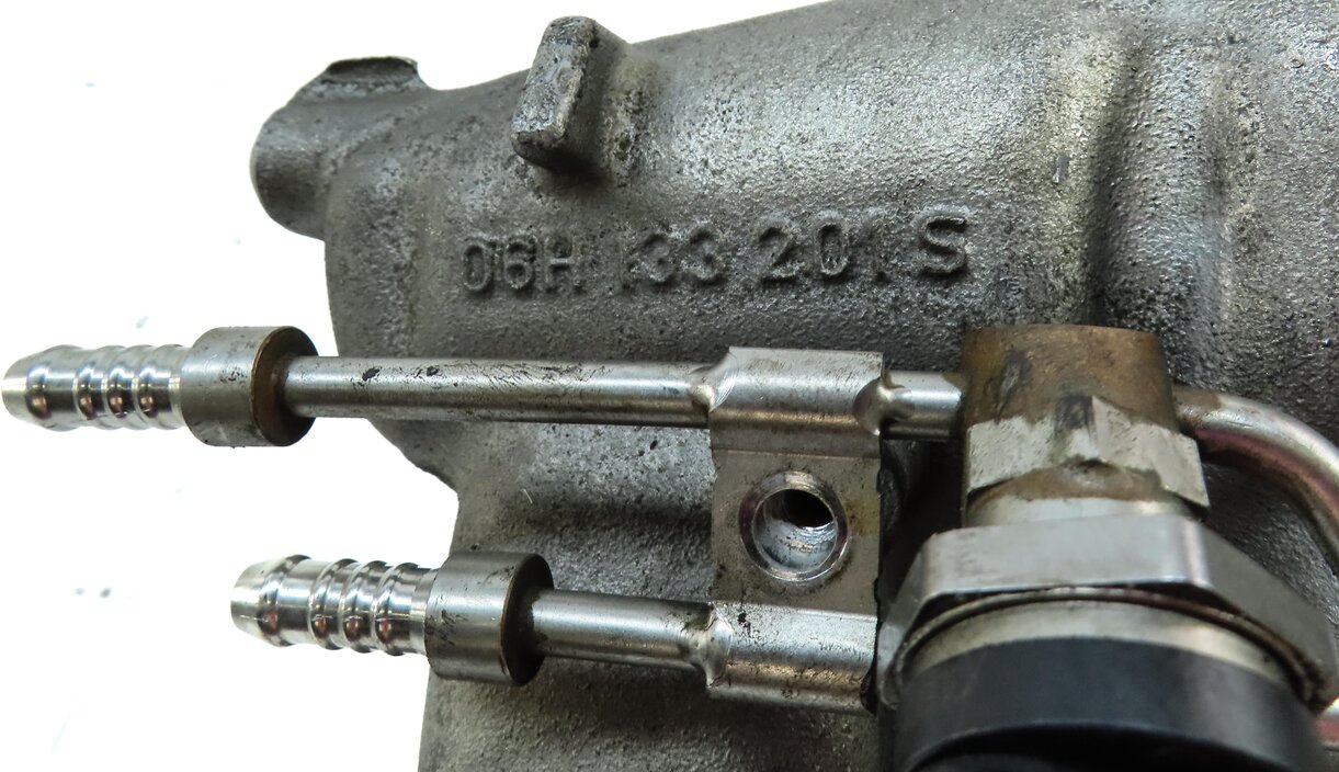 Thumbnail 6: 13-14 AUDI A4 A5 ALLROAD Q5 B8 8K 8T 2.0L TURBO ENGINE INTAKE MANIFOLD DIFFUSER