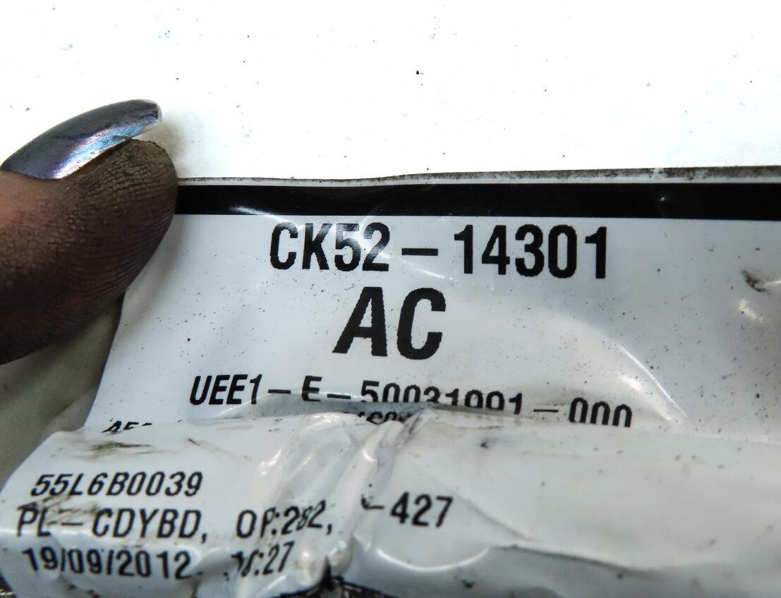 Thumbnail 5: 2013 LAND RANGE ROVER (L405) NEGATIVE BATTERY CABLE w/ INTELLIGENT BATTERY IBS