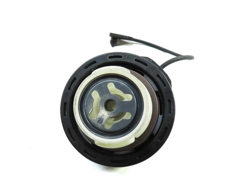 Thumbnail 5: 2013 LAND RANGE ROVER (L405) FUEL TANK GAS CAP w/ DONGLE